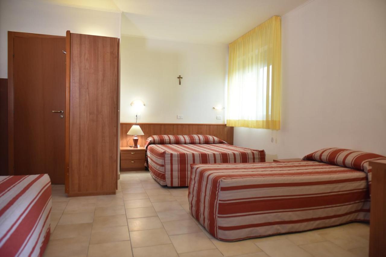Hotel E Appartamenti La Solaria San Giovanni Rotondo Exterior foto