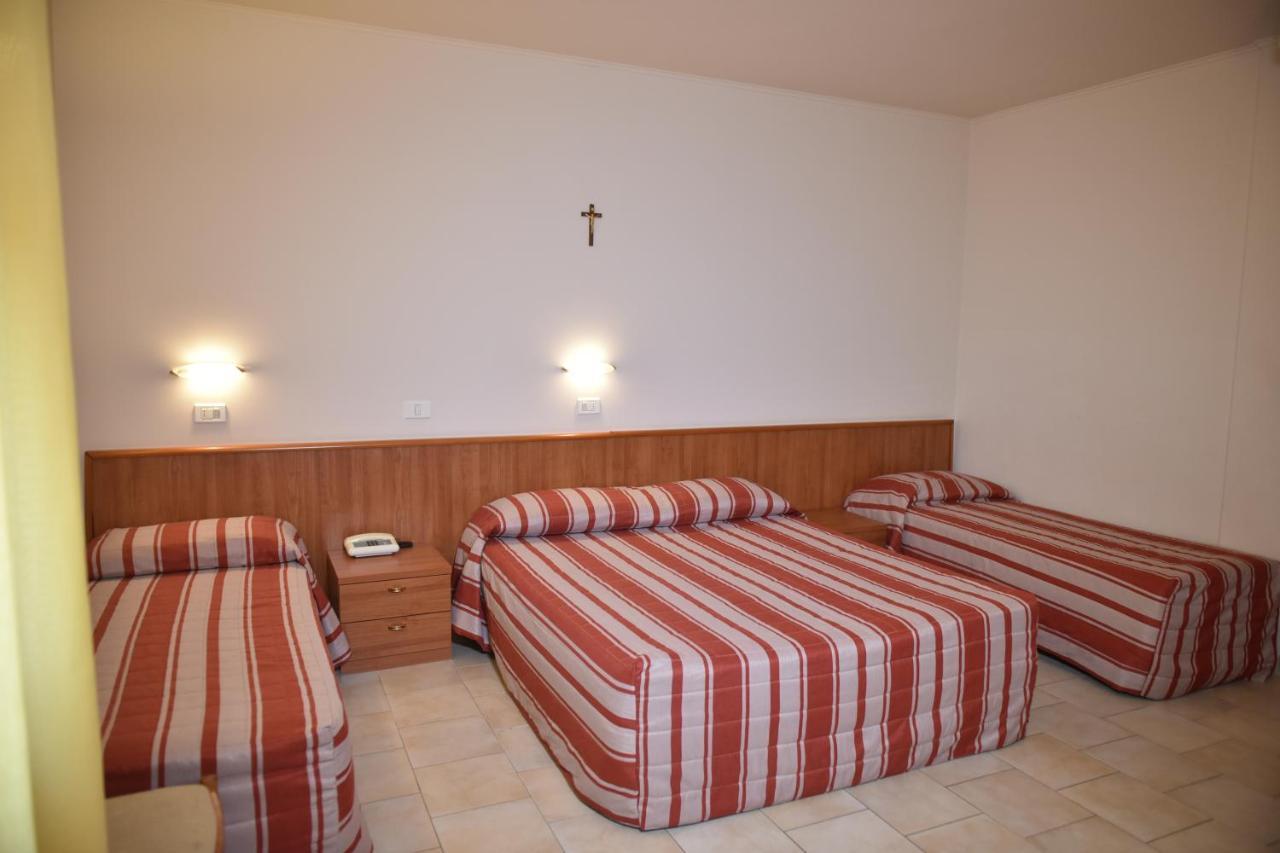 Hotel E Appartamenti La Solaria San Giovanni Rotondo Exterior foto