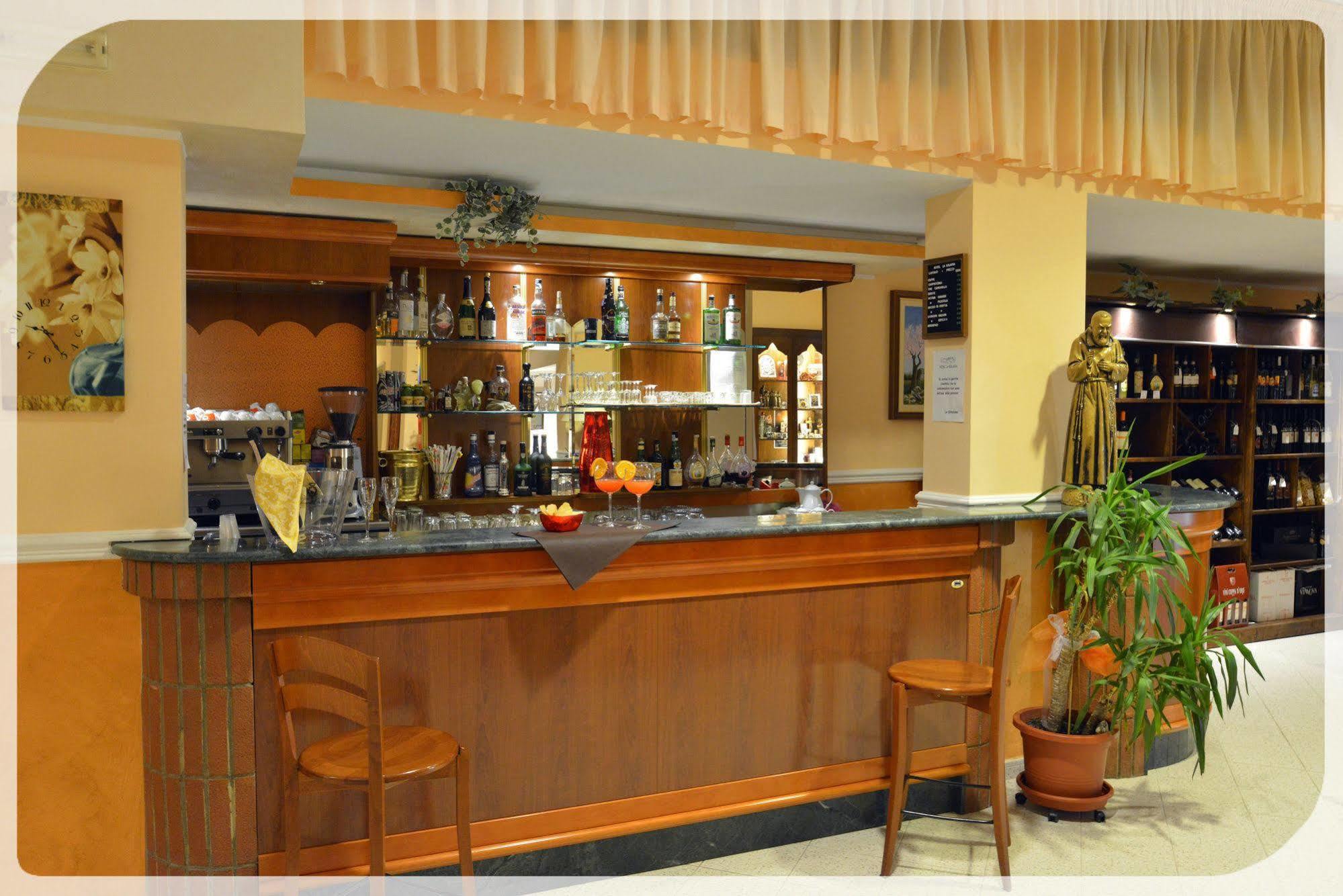 Hotel E Appartamenti La Solaria San Giovanni Rotondo Exterior foto